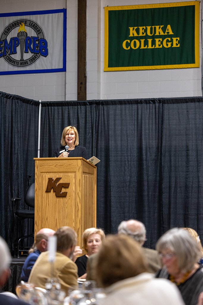 President Amy speaking at the Green & Gold Athletic Alumni Dinner